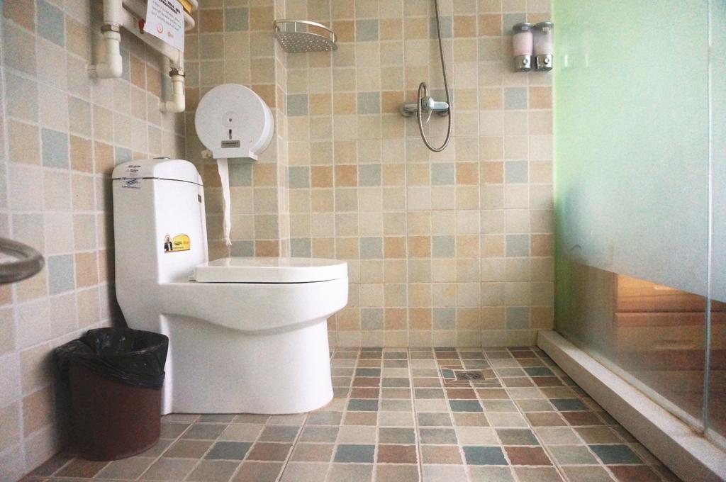 Dalian Buzz Light Year Youth Hostel Esterno foto
