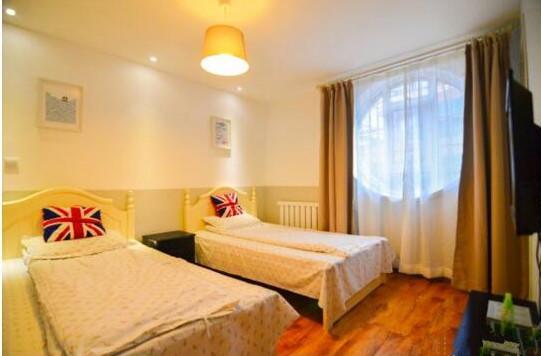Dalian Buzz Light Year Youth Hostel Esterno foto