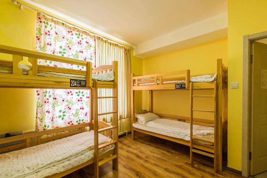 Dalian Buzz Light Year Youth Hostel Esterno foto
