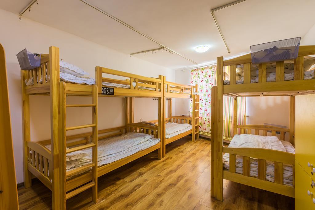Dalian Buzz Light Year Youth Hostel Esterno foto
