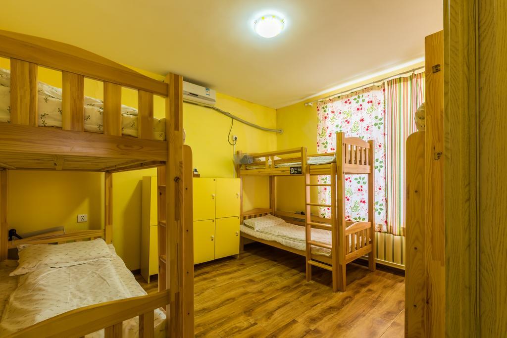 Dalian Buzz Light Year Youth Hostel Esterno foto