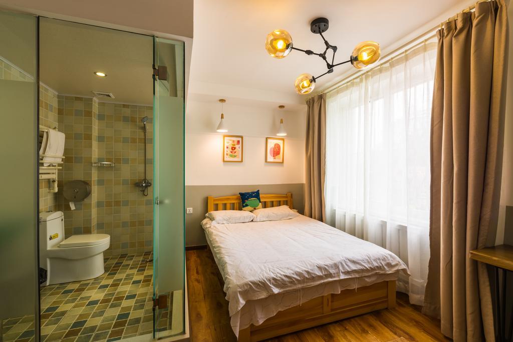 Dalian Buzz Light Year Youth Hostel Esterno foto